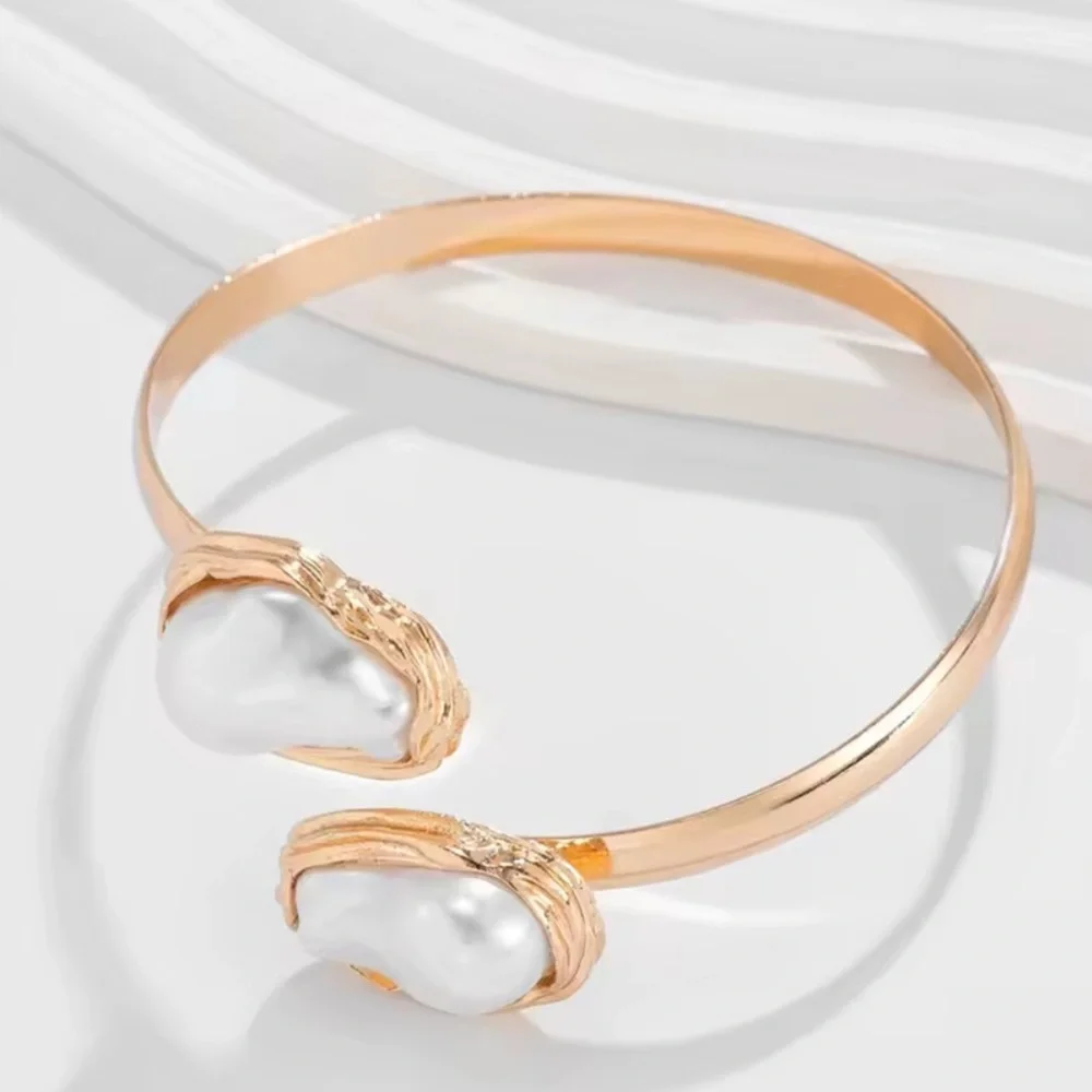 Anthropologie Baroque Imitation Pearl Bracelet & Ring Set